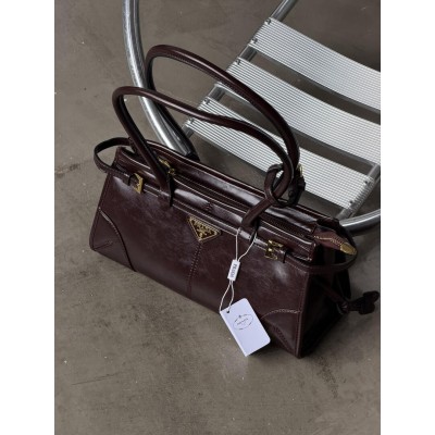 Сумка жіноча Prada Bonnie Medium Leather Handbag через плече бургунді Сумка жіноча Prada Bonnie Medium Leather Handbag через плече бургунді