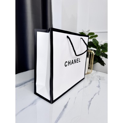 Фірмова упаковка середній пакет Chanel упаковки на подарунок. Подарункова брендова упаковка Шанель
