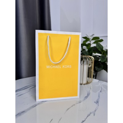 Фірмова упаковка невеликий пакет Michael Kors упаковка на подарунок. Подарункова брендова упаковка Майкл Корс Фірмова упаковка невеликий пакет Michael Kors упаковка на подарунок. Подарункова брендова упаковка Майкл Корс