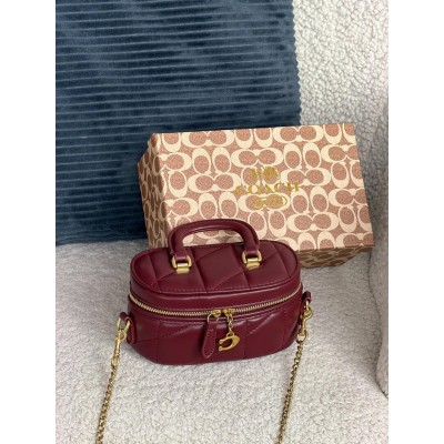 Женская сумка Coach Trail Crossbody 17 бордовый через плече Коуч Женская сумка Coach Trail Crossbody 17 бордовый через плече Коуч