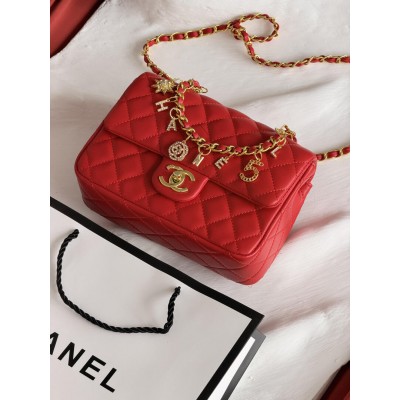 Клатч жіноча сумка Chanel Mini Lambskin Coco Charms Rectangular Classic через плече червоний Шанель маленька Клатч жіноча сумка Chanel Mini Lambskin Coco Charms Rectangular Classic через плече червоний Шанель маленька