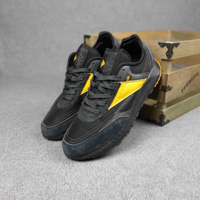 Reebok Classic чорні з жовтим, Розмір 44