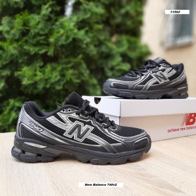 New Balance 740v2 чорні з сріблом, Розмір 42