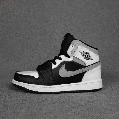 Nike Air Jordan 1 білі з чорним і сірим, Розмір 45 Nike Air Jordan 1 білі з чорним і сірим, Розмір 45