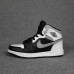 Nike Air Jordan 1 білі з чорним і сірим, Розмір 45