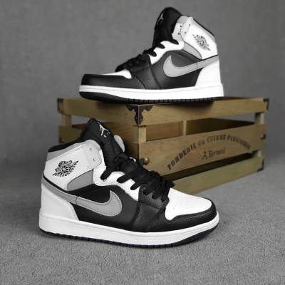 Nike Air Jordan 1 білі з чорним і сірим, Розмір 45