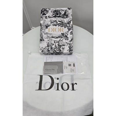 Фірмова упаковка Christian Dior, упаковка на подарунок. Подарункова брендова упаковка Крістіан Діор Фірмова упаковка Christian Dior, упаковка на подарунок. Подарункова брендова упаковка Крістіан Діор