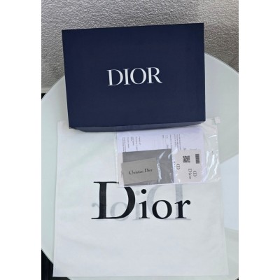 Фірмова упаковка Christian Dior, упаковка на подарунок. Подарункова брендова упаковка Крістіан Діор Фірмова упаковка Christian Dior, упаковка на подарунок. Подарункова брендова упаковка Крістіан Діор