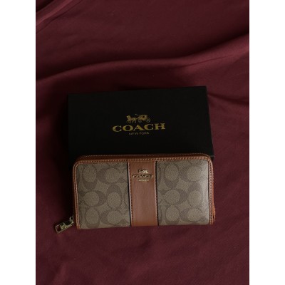 Жіночий гаманець Coach коричневий зі смужкою на багато відділень великий Коуч Жіночий гаманець Coach коричневий зі смужкою на багато відділень великий Коуч