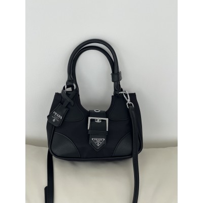 Сумка жіноча Prada Moon Re-Nylon mini bag через плече чорний нейлон Прада Сумка жіноча Prada Moon Re-Nylon mini bag через плече чорний нейлон Прада