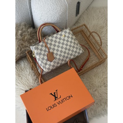 Сумка Louis Vuitton Montaigne Handbag in Monogram бежевий шаховий крос боді Луї Віттон Сумка Louis Vuitton Montaigne Handbag in Monogram бежевий шаховий крос боді Луї Віттон