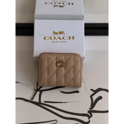 Кошелек женский Coach mini Quilted Pillow Essential Zip мини бежевый Коуч Кошелек женский Coach mini Quilted Pillow Essential Zip мини бежевый Коуч