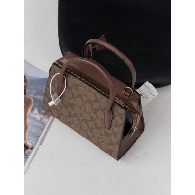 Женская сумка Coach Andrea Carryall бежевый через плече Коуч