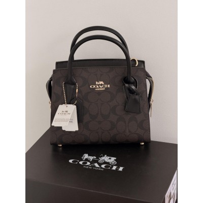 Жіноча сумка Coach Andrea Carryall коричневий через плече Коуч