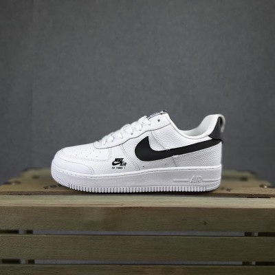 Nike Air Force 1 білі з чорним, Розмір 45 Nike Air Force 1 білі з чорним, Розмір 45