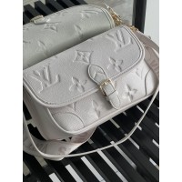 Жіноча сумка Louis Vuitton Diane Empreinte крос боді білий стьобаний Луї Віттон