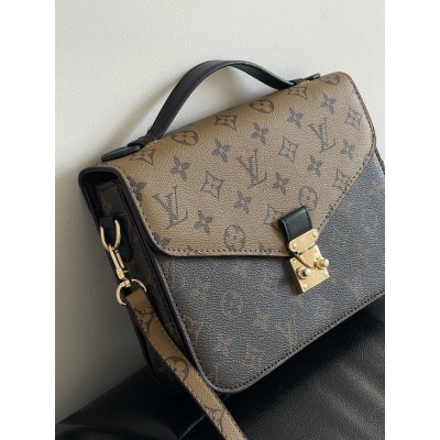 Cумка женская Луи Витон через плечо Louis Vuitton Medium Pochette моногамм