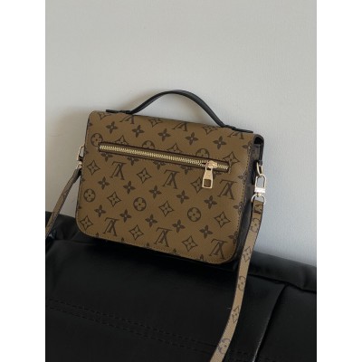 Cумка женская Луи Витон через плечо Louis Vuitton Medium Pochette моногамм