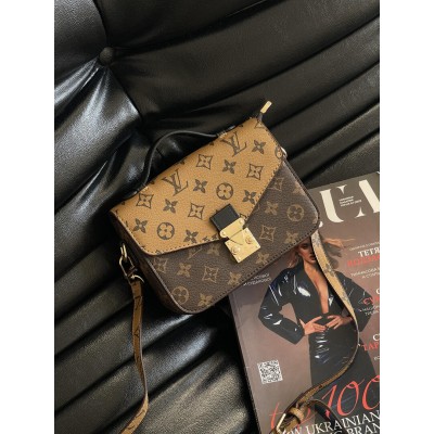 Cумка женская Луи Витон через плечо Louis Vuitton Medium Pochette коричневый монограмм Cумка женская Луи Витон через плечо Louis Vuitton Medium Pochette коричневый монограмм