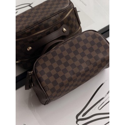Жіноча косметичка Louis Vuitton Dopp Kit коричневий в клітинку Луї Віттон