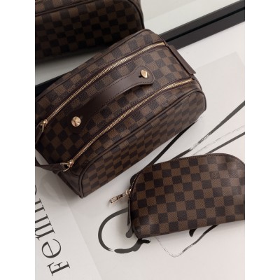 Жіноча косметичка Louis Vuitton Dopp Kit коричневий в клітинку Луї Віттон Жіноча косметичка Louis Vuitton Dopp Kit коричневий в клітинку Луї Віттон