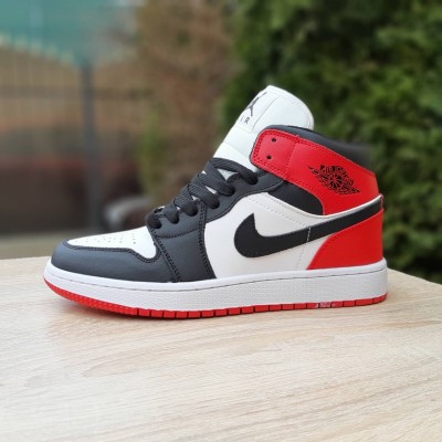 Nike Air Jordan 1 білі з чорним і червоним, Розмір 44 Nike Air Jordan 1 білі з чорним і червоним, Розмір 44