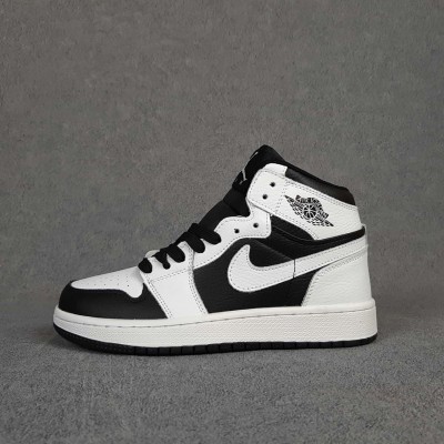 Nike Air Jordan 1 білі з чорним, Розмір 44 Nike Air Jordan 1 білі з чорним, Розмір 44