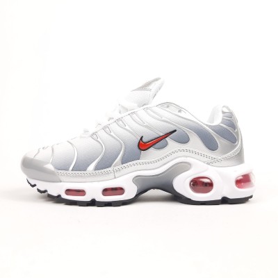 Nike Air Max Plus TN белые с красным и серебром, Размер 39 Nike Air Max Plus TN белые с красным и серебром, Размер 39