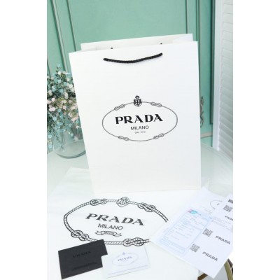 Фірмова упаковка Prada, упаковка на подарунок. Подарункова брендова упаковка Прада Фірмова упаковка Prada, упаковка на подарунок. Подарункова брендова упаковка Прада
