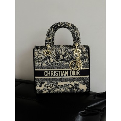 Женская сумка Леди Диор черный тигр Премиум качество Christian Dior Женская сумка Леди Диор черный тигр Премиум качество Christian Dior