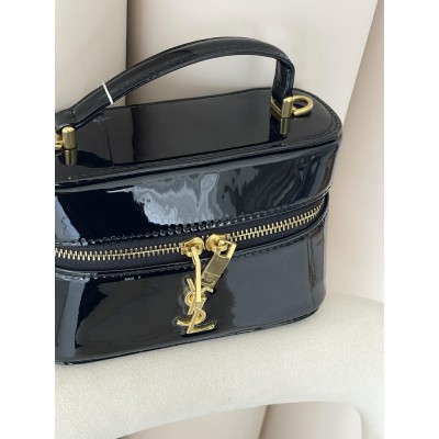 Жіноча сумка Yves Saint-Laurent Gaby Vanity Lacquered Leather Shoulder Bag YSL барило чорне Ів Сен Лоран