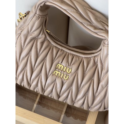 Сумка жіноча Miu Miu Wander Matelassé Nappa Leather Hobo Bag бежевий хобо Міу Міу