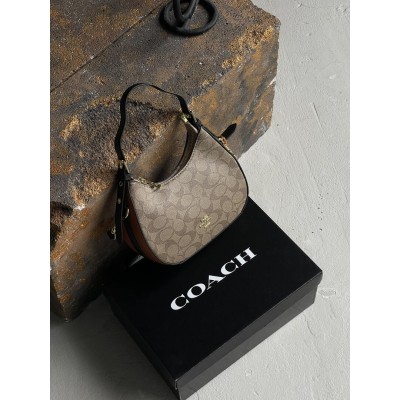 Женская сумка багет Coach Kleo бежевый через плече Коуч Женская сумка багет Coach Kleo бежевый через плече Коуч