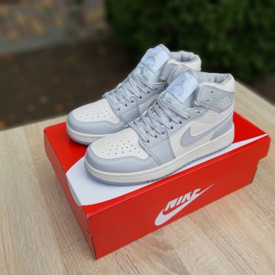 Nike Air Jordan 1 MID молочні з блакитним, Розмір 38