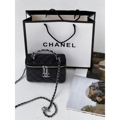 Сумка жіноча клатч Chanel класична Lambskin чорний у сріблі Шанель Сумка жіноча клатч Chanel класична Lambskin чорний у сріблі Шанель