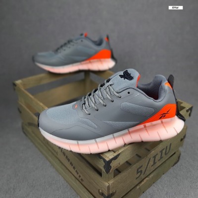 Reebok сірі з помаранчевим, Розмір 43