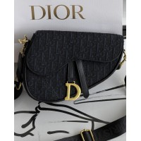 Жіноча сумка сідло Dior Saddle Bag чорний маленька сумочка Діор