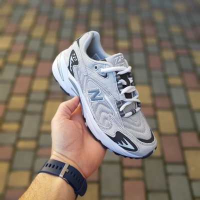 New Balance 725 сірі з чорним на білій, Розмір 41