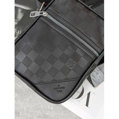 Чоловіча сумка месенджер Луї Віттон через чорний плече в клітинку Louis Vuitton