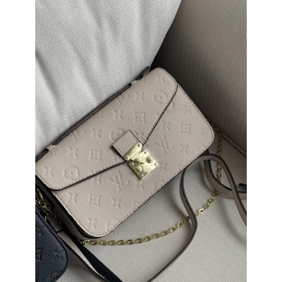 Cумка женская Луи Витон через плечо Louis Vuitton Medium Pochette кремовый мини Cумка женская Луи Витон через плечо Louis Vuitton Medium Pochette кремовый мини