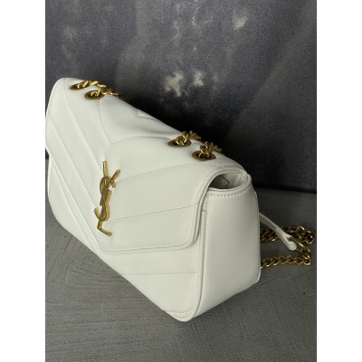 Жіноча сумка Yves Saint Laurent Loulou leather bag через плече білий Лоран Medium size
