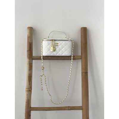 Сумка женская клатч Chanel Classic Lambskin белый Шанель бочонок