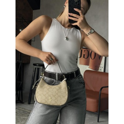 Женская сумка багет Coach Kleo молочный через плече Коуч