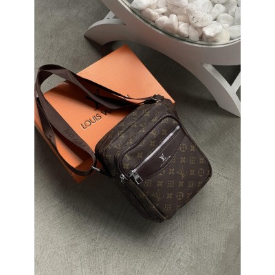 Чоловіча сумка месенджер Louis Vuitton через коричневий плече Луї Віттон Чоловіча сумка месенджер Louis Vuitton через коричневий плече Луї Віттон