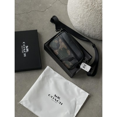 Чоловічі сумки COACH GRAHAM CROSSBODY через плече хакі з камуфляжним принтом Коуч Чоловічі сумки COACH GRAHAM CROSSBODY через плече хакі з камуфляжним принтом Коуч