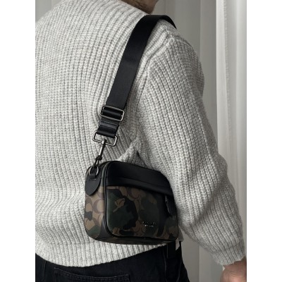 Чоловічі сумки COACH GRAHAM CROSSBODY через плече хакі з камуфляжним принтом Коуч
