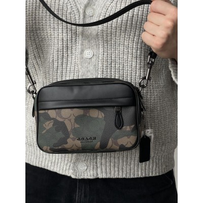 Чоловічі сумки COACH GRAHAM CROSSBODY через плече хакі з камуфляжним принтом Коуч