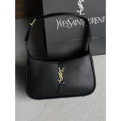 Жіноча сумка клатч Yves Saint-Laurent Hobo Le 5 À 7 YSL чорний хобо Ів Сен Лоран Жіноча сумка клатч Yves Saint-Laurent Hobo Le 5 À 7 YSL чорний хобо Ів Сен Лоран