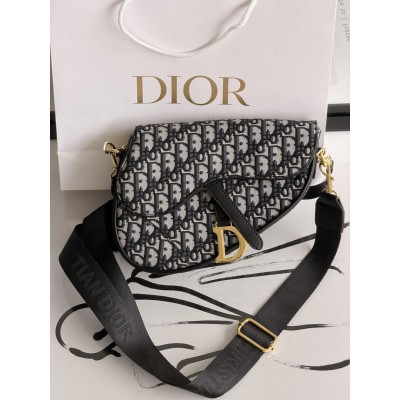 Жіноча сумка сідло Dior Saddle Bag чорно сірий маленька сумочка Діор Жіноча сумка сідло Dior Saddle Bag чорно сірий маленька сумочка Діор