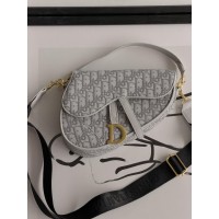 Жіноча сумка сідло Dior Saddle Bag світло-сірий маленька сумочка Діор